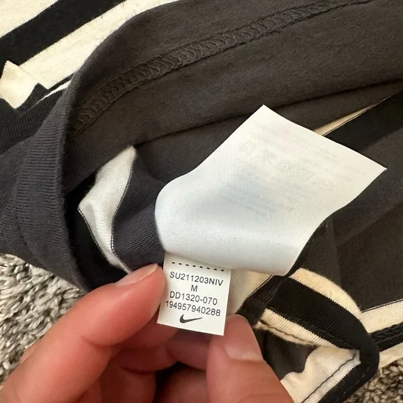 Men’s Nike SB loose fit shirt size medium - Picture 4 of 9